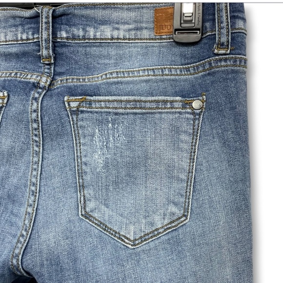 Judy Blue Cuffed Straight Leg Distressed Medium Wash Jeans Size 7/28 - Picture 8 of 12